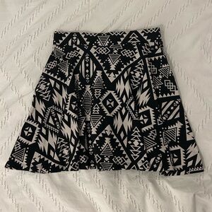 Victoria’s Secret PINK High Waist Black White Aztec Skater Stretch Skirt XS